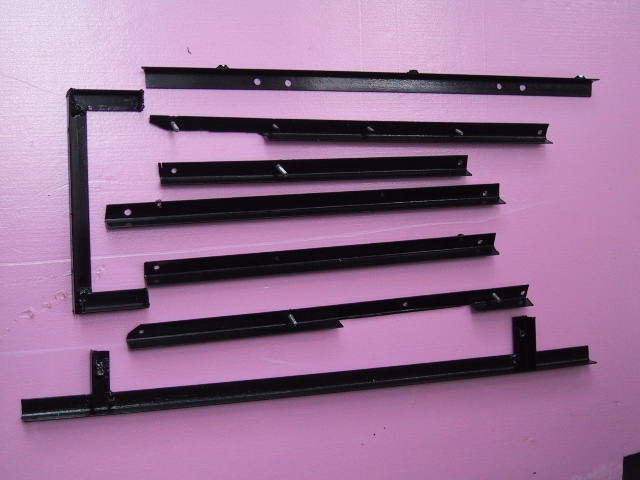 Picture of brackets.